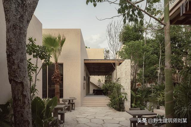 入住就得先付200美元押金，你觉得这个度假酒店值不值？