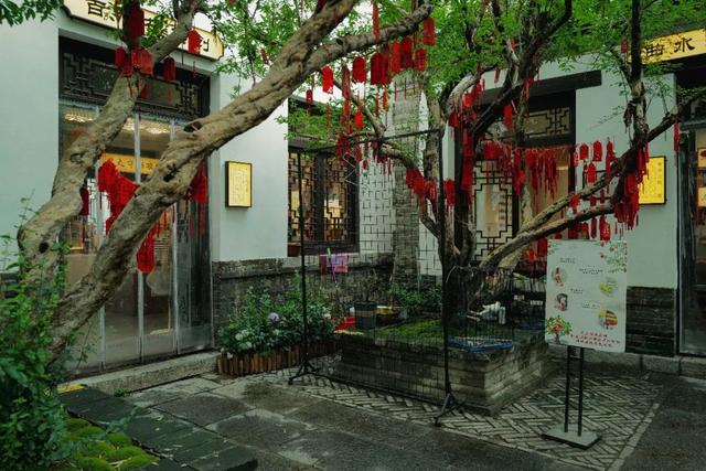 一城山色半城湖，这座城市的美不仅限于冬季！