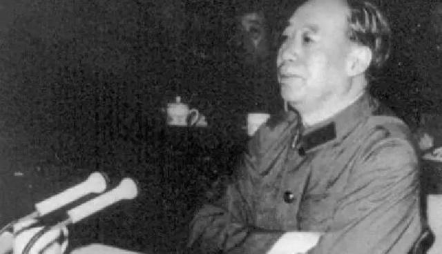 汪东兴保护毛主席30年，晚年懊悔：当年瞎了眼，让主席用这人