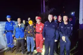 警察同志，我朋友在山上捡菌子迷路了......图片