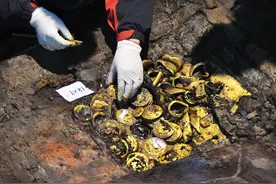 海昏侯刘贺墓地发掘现场：晚一天就会被盗空，打开墓室时金光四射图片