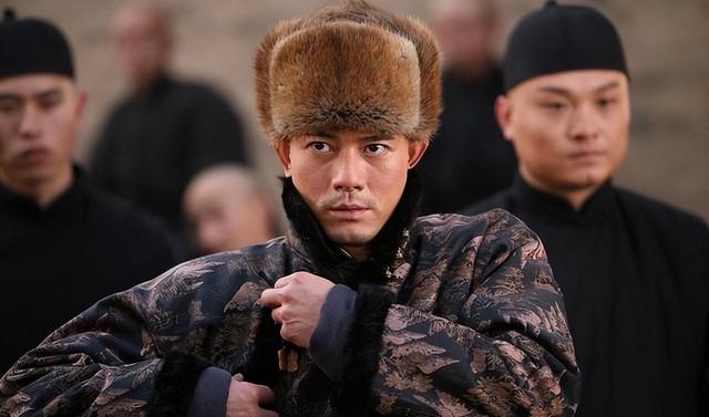 土匪马玉仁洗劫小镇，掳走几十个姑娘，却被国共双方共同认作英雄