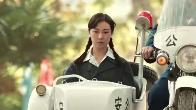 《依依向北风》盛雪竹不知，救她的不是乔正君，而是她瞧不上的人