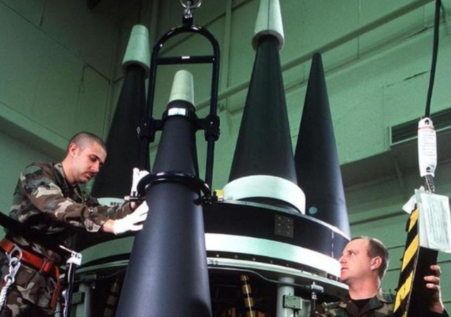 中美刚刚谈完，特朗普向战争部下了一道命令，中方呼吁赶紧停下