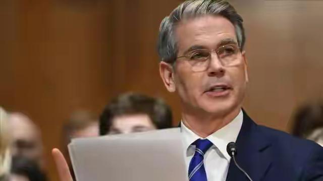 中方刚买4船美豆，特朗普又变脸，美方通告全球，下架大批中国货