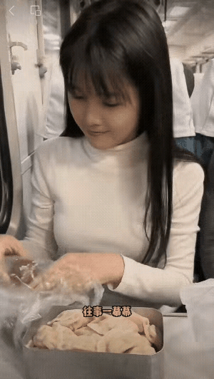 老公对不起，今晚上打麻将把你输给我闺蜜了，笑喷了，肚子都笑疼图片