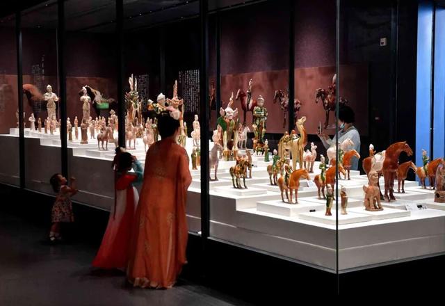 穿华服游河南，这份攻略超出片！