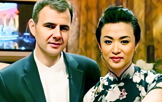 面相变了！逃到国外仅半年，金星近照曝光，风光不再越来越像男人