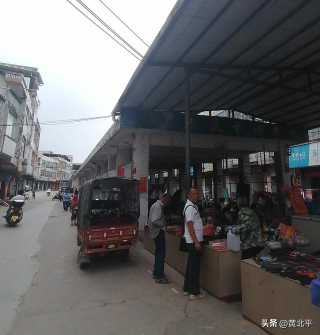 广西南宁市武鸣区没有养马却起名马头，与上林县也就是隔着大明山
