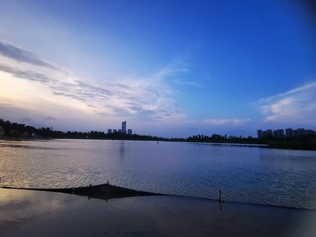 手机被1.4万张照片撑爆	，我才明白这个道理