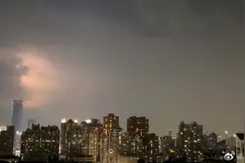 无声闪电？昨晚上海人亲历的神奇天象到底啥情况？网友：神仙打架了图片