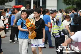 三天高考顺利结束 合肥交警全程护航图片