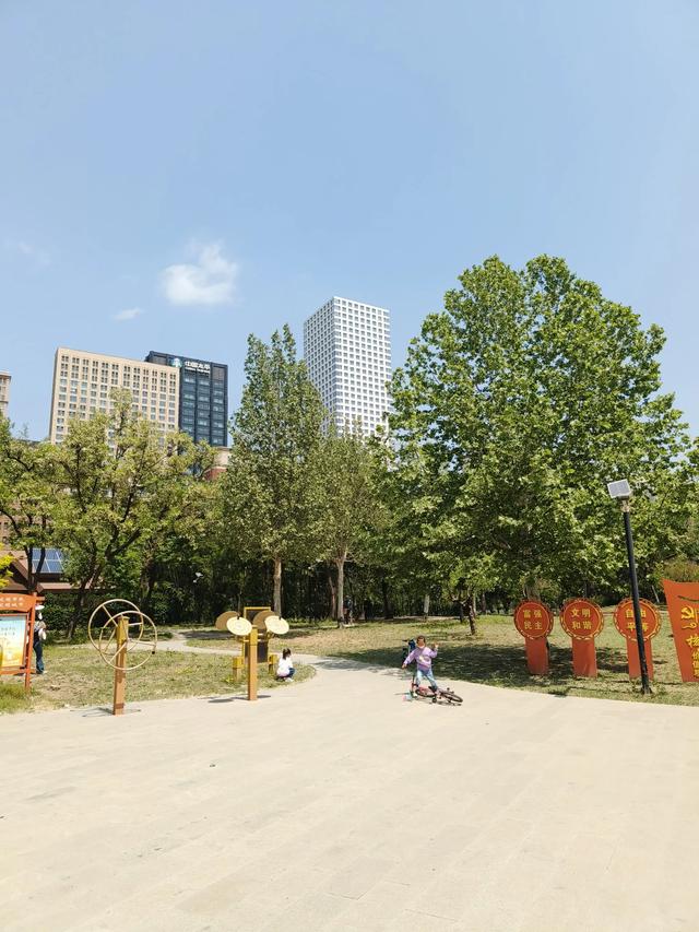 天津《复兴河公园》
