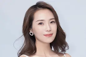 歌手云朵：18岁拜师刀郎，与师父情同父女，对家乡四川一往情深图片