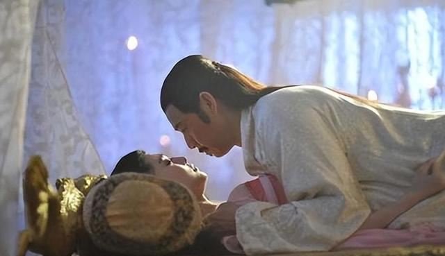 古代夫妻就寝时，通房丫鬟就守在床边，夫妇俩真不会觉得尴尬吗