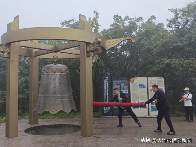 “大别山精神永放光芒”网络媒体信阳行采风团走进鸡公山 沉浸式解锁历史与自然双重魅力