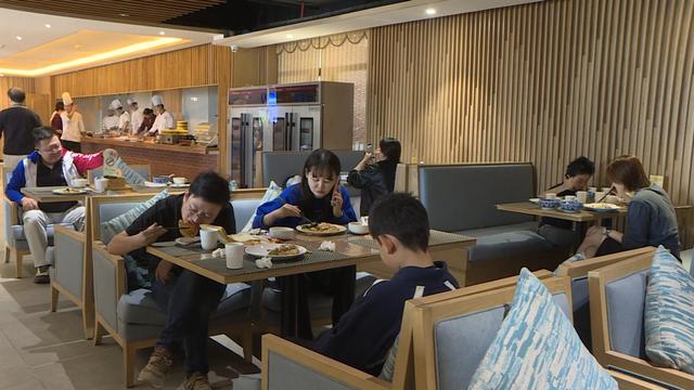 游客激增！国庆假期敦煌酒店“暖心牌”再出圈