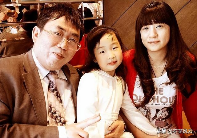 聂卫平去世不到一天，小23岁妻子过往被扒，原来她才是人间清醒