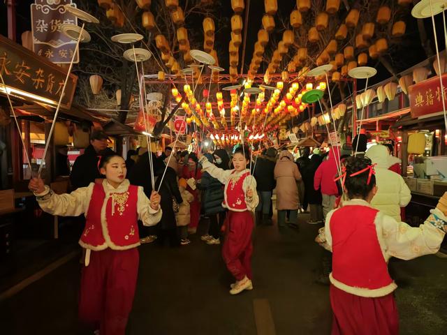 北京周边这个景区限时免费，自驾40分钟，去看震撼打铁花