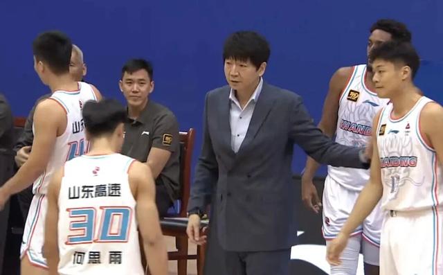 CBA新格局！广东北京领衔第一集团，八强争夺激烈	，辽宁冲季后赛