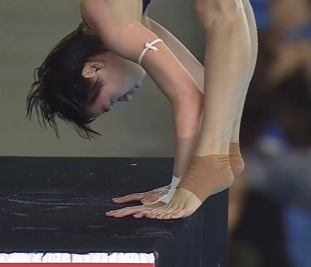 事实证明	，年仅18岁的世界冠军全红婵，早已走上了另一条上坡路