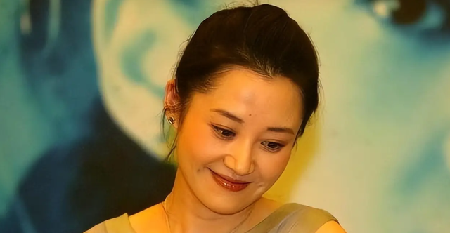 她一生“风流成性、老少通吃”，撩汉无数，现如今56岁依旧单身