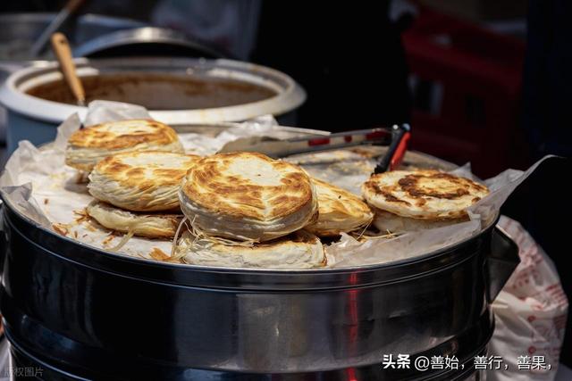 西安11月秋色正浓，以下是最值得打卡的景点和美食推荐：