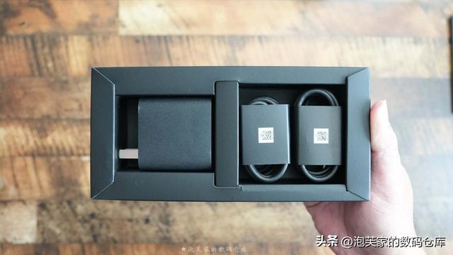 非凡价格 非凡体验 华为Mate XT体验 2万块和Z Fold6打的有来有回