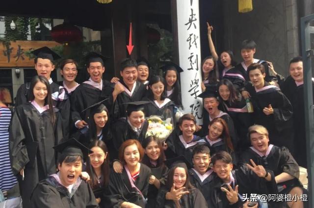 官媒发声了！中戏辟谣后，闫学晶儿子再被举报，造假只是冰山一角