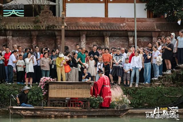 邛崃夹关古镇，用光影演绎“一生所爱”