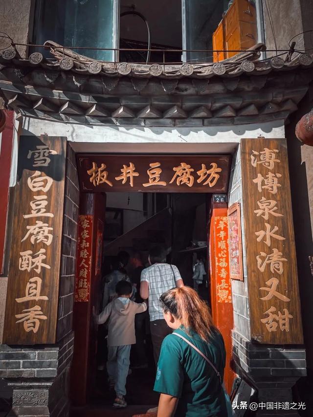 云南建水——千年临安古城 ：中国最后一座活着的古城！