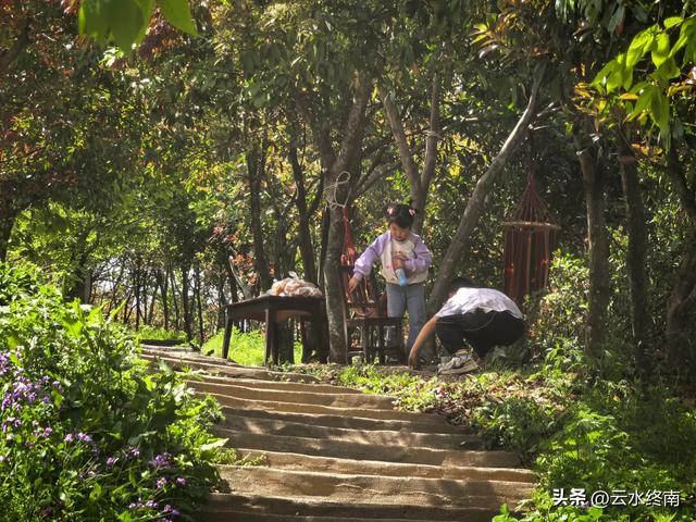 在中国“自然国心”鸡心岭，不但有大美山河，还有三省户籍的人家