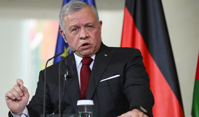 一百枚导弹从天而降	，美军发起斩首行动，特朗普下令，英法表忠心