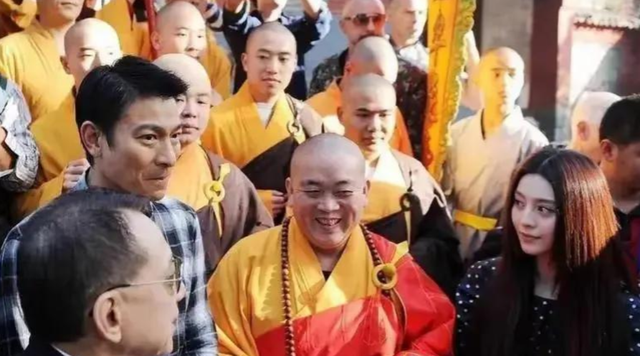 释永信妈妈照片曝光，80多岁与二儿子住一起
