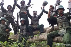 2016年农村50岁单身汉出国打工三年，带外国老婆回国，却要被遣返图片