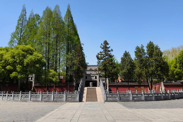 这座长江南岸的佛光之城，藏着安徽最能打的山水