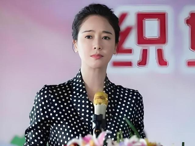 原来陈道明没说谎！左小青已走上另一条上坡路。