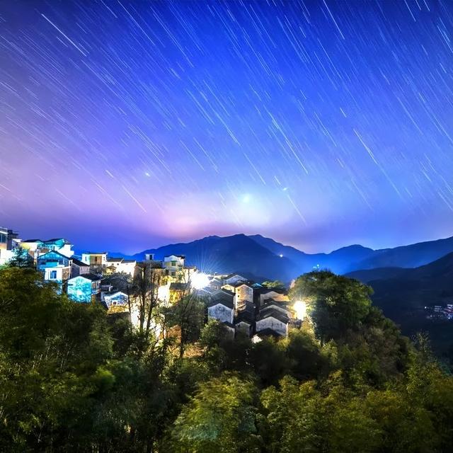 本周六，坡山露天电影院开放！云海+星空+电影，浪漫之夜免费观影丨皖美夏日