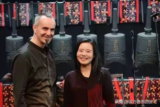 龚琳娜自述离婚内幕：“我们搂着睡了20年，直到他说交了女朋友”