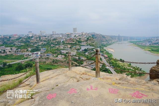 陕西有座“悬天古城”，县城建在山顶上，三面环水、绝壁凌空！