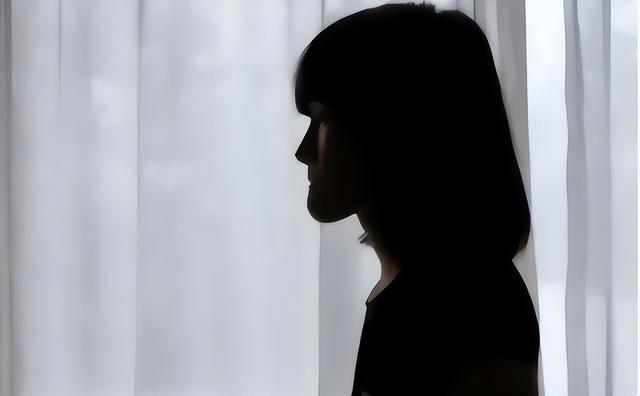 重庆一女子有两套生殖系统，先嫁老公生下一子，而后娶妻又得一娃