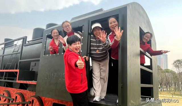 蒙牛别提多美衡阳公司专属版“衡山渡”一日游活动温情启动