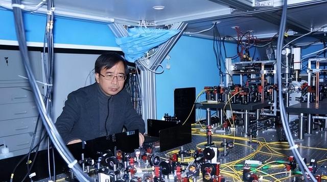 我国量子芯片再获突破，没有EUV光刻机，也能实现5nm芯片性能？