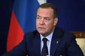 美俄快打起来了，特朗普要打进俄罗斯，中国又成渔翁图片