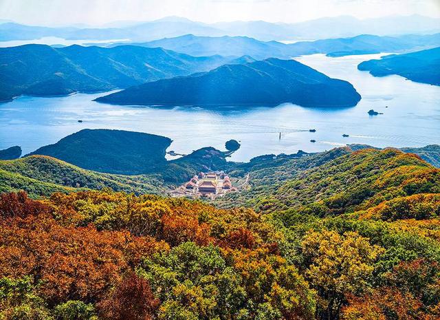 吉林市丰满东山：山间彩卷入画来