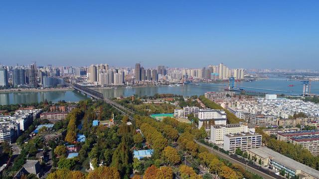 湖北省的下一个“武汉”，被称为一座黑马城市，交通优势不输郑州