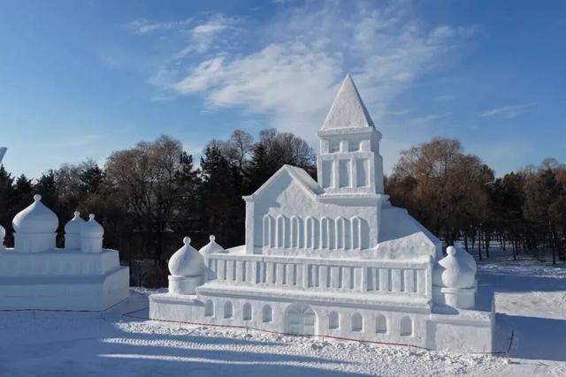 一起走进第38届太阳岛雪博会《欧陆风情》的雪境童话镇