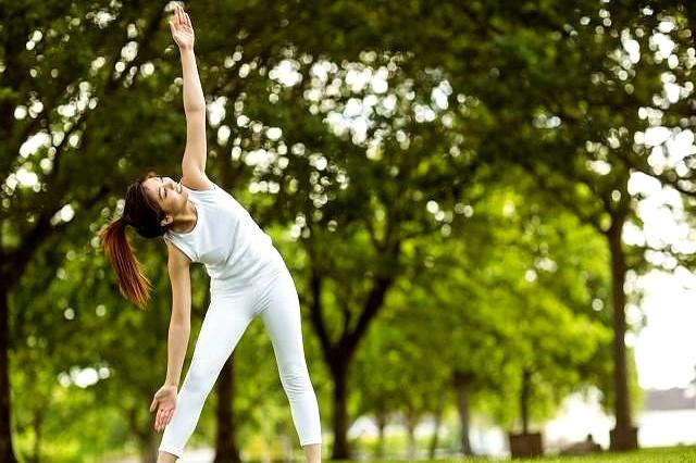 人到中年、一个女人开始频繁运动、健身，往往说明一个问题