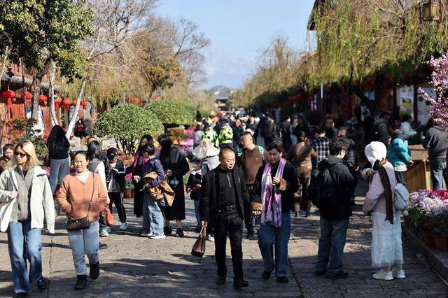 丽江古城马年新春喜迎“开门红” 单日接待游客量创历史新高