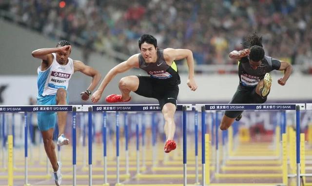 “亚洲飞人”刘翔回应移民美国传闻：“中国人，爱中国，我一个爱国热血小青年	，移民干嘛？”